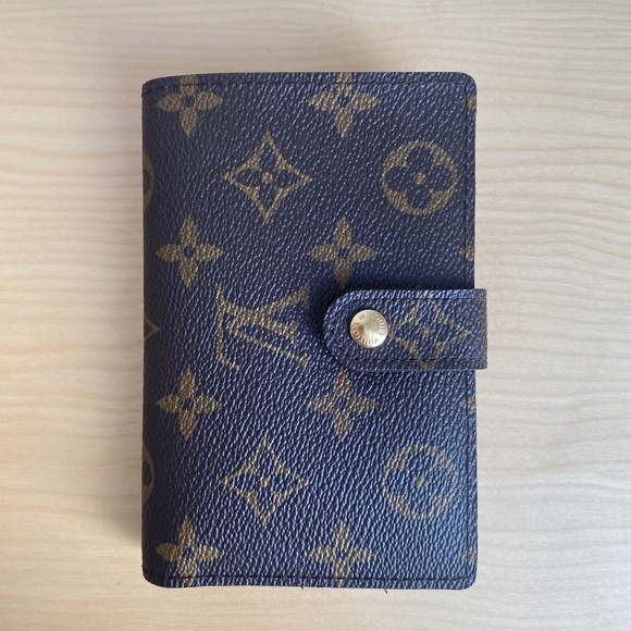 Louis Vuitton purse - Picture 1 of 5